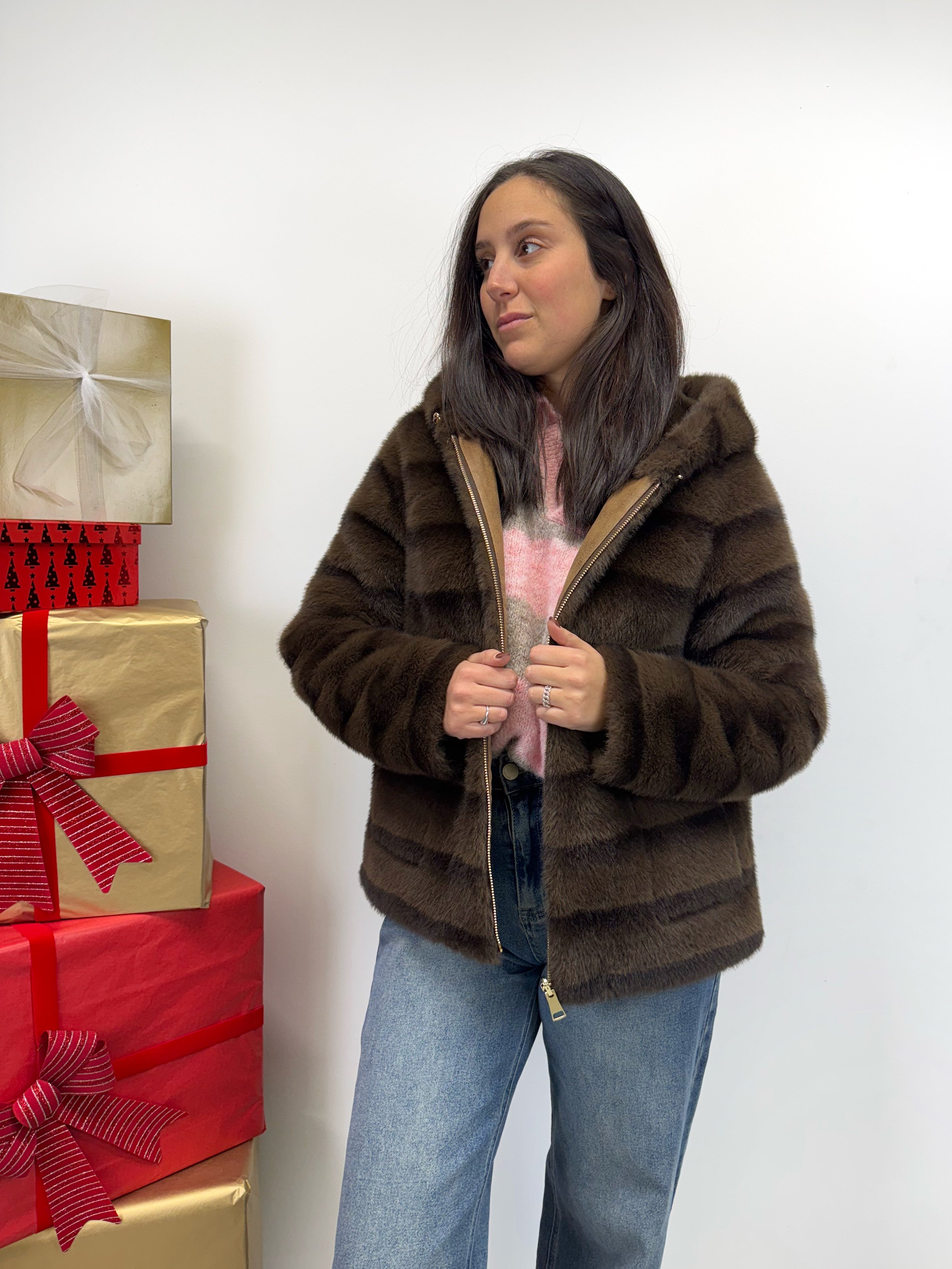 Montoncino ecofur double face con cappuccio