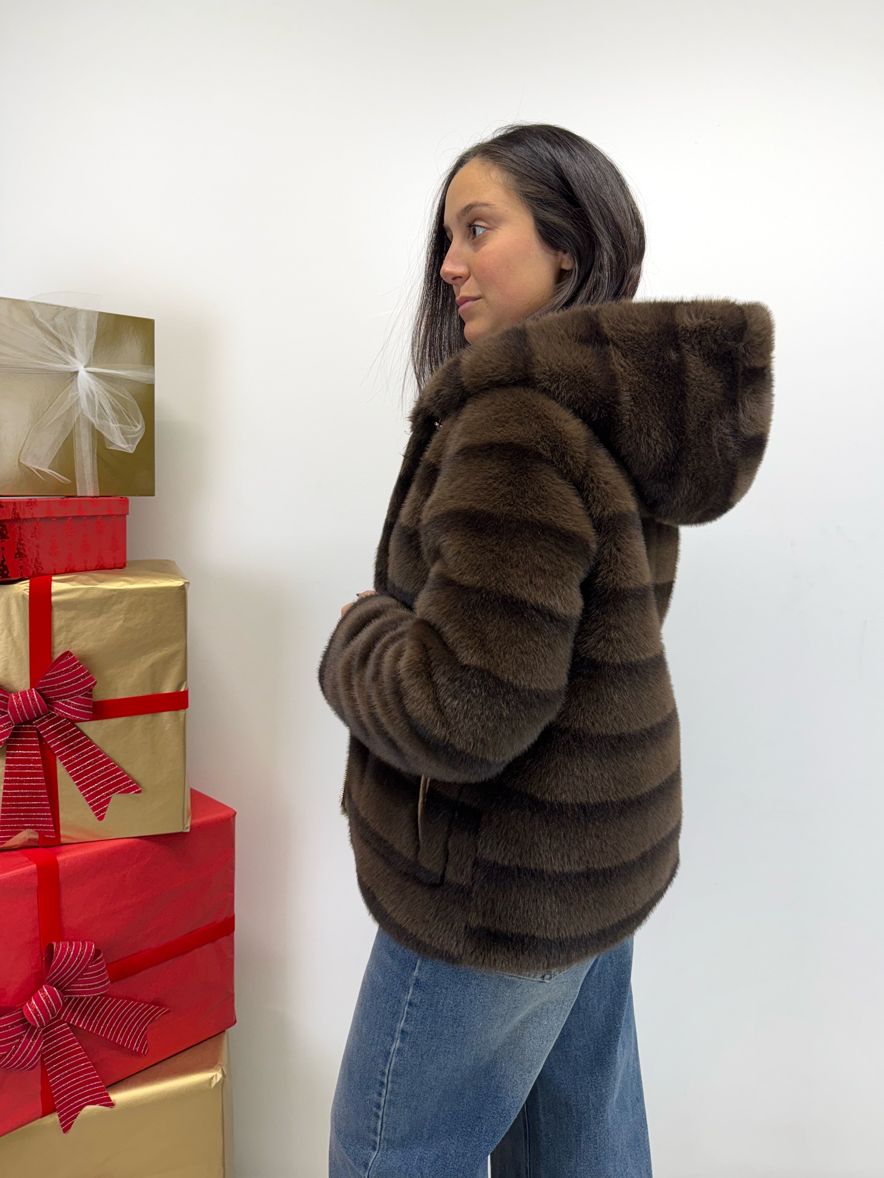 Montoncino ecofur double face con cappuccio