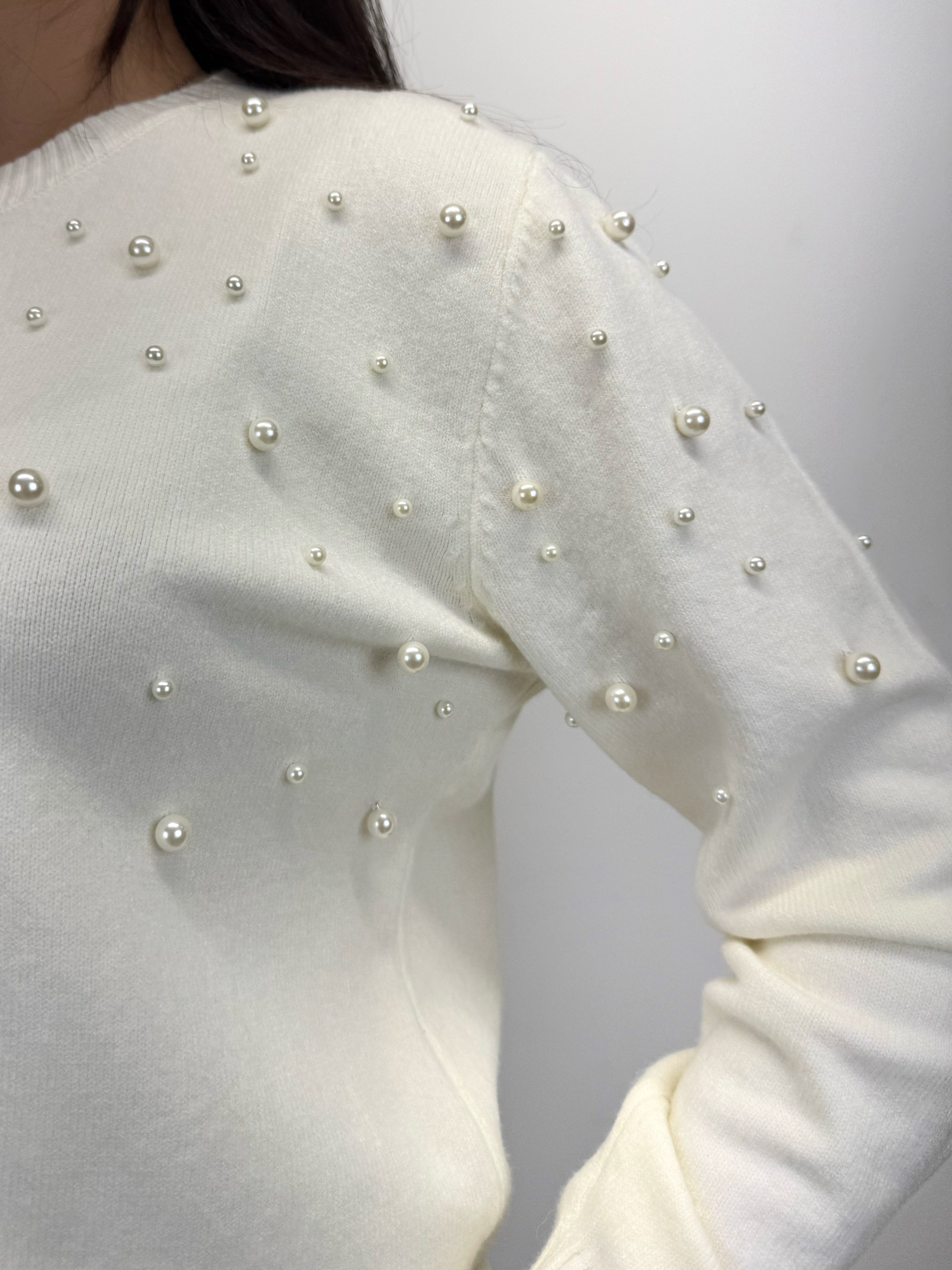 Maglioncino con perle panna