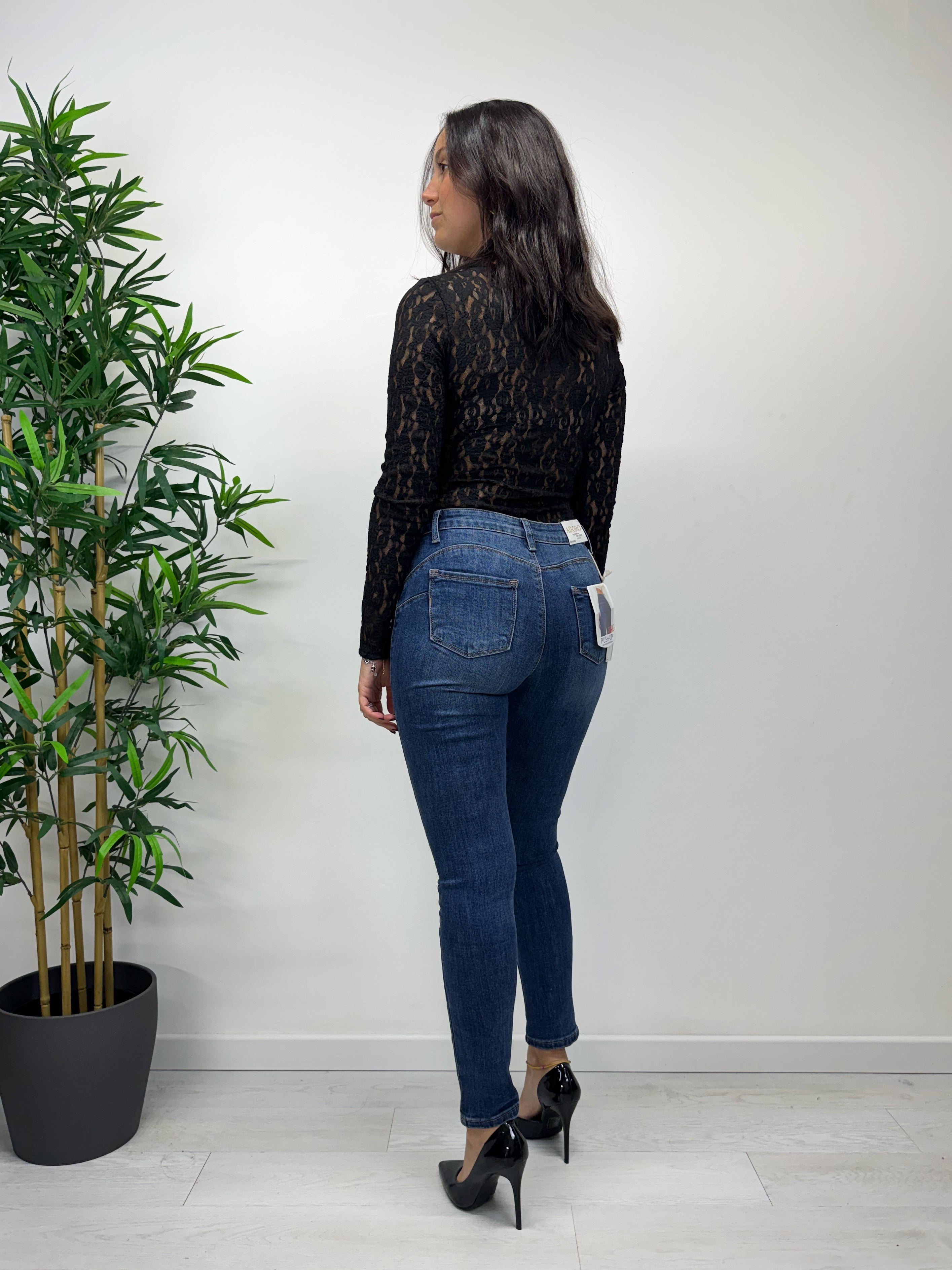 Skinny jeans lavaggio medio