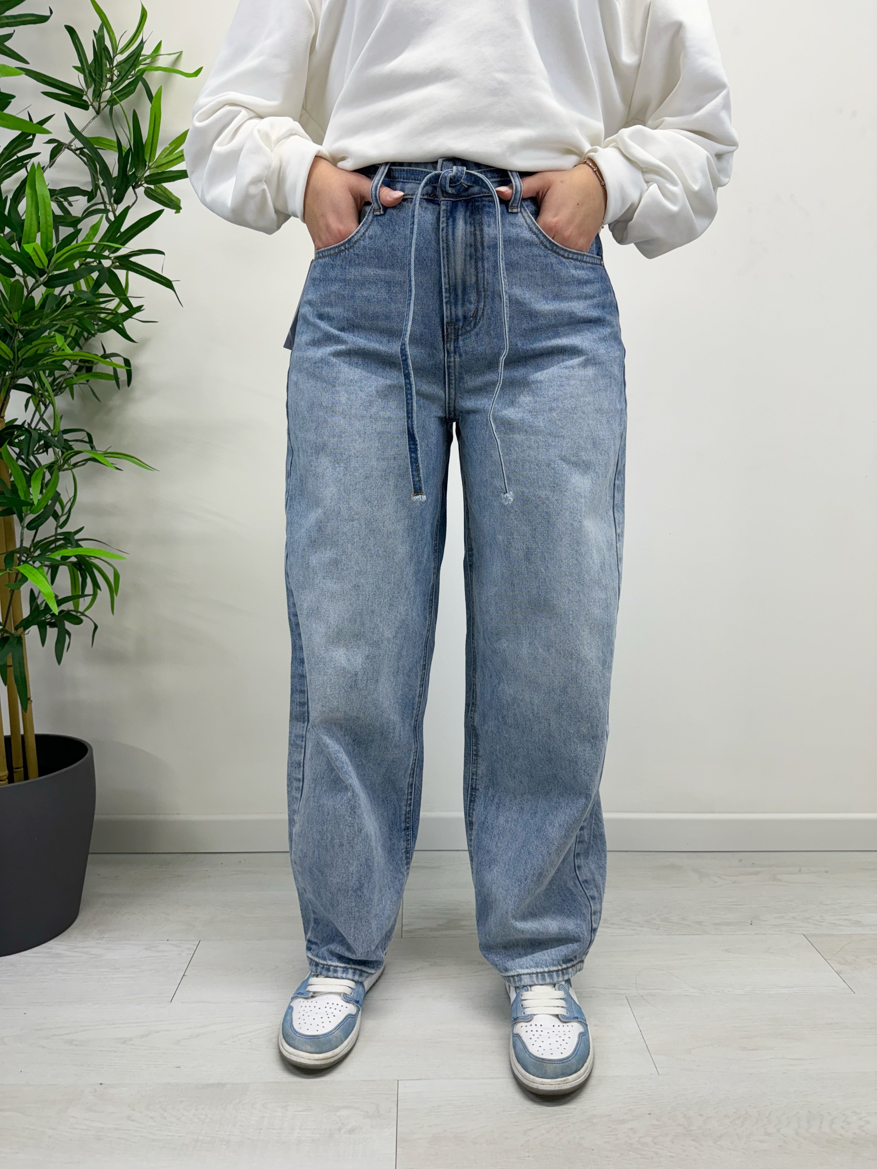 Jeans balloon con lacci