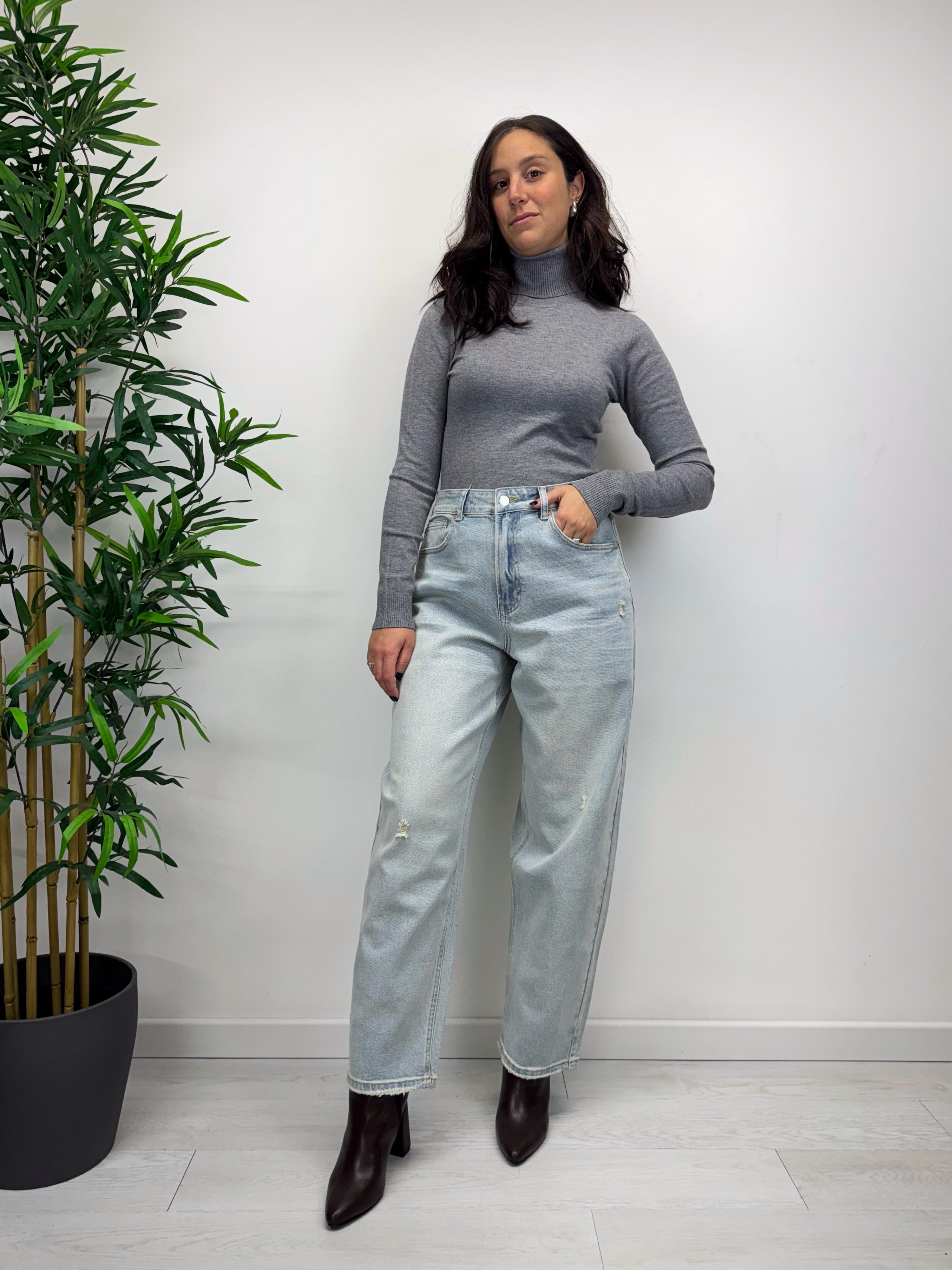 Jeans momfit lavaggio chiaro