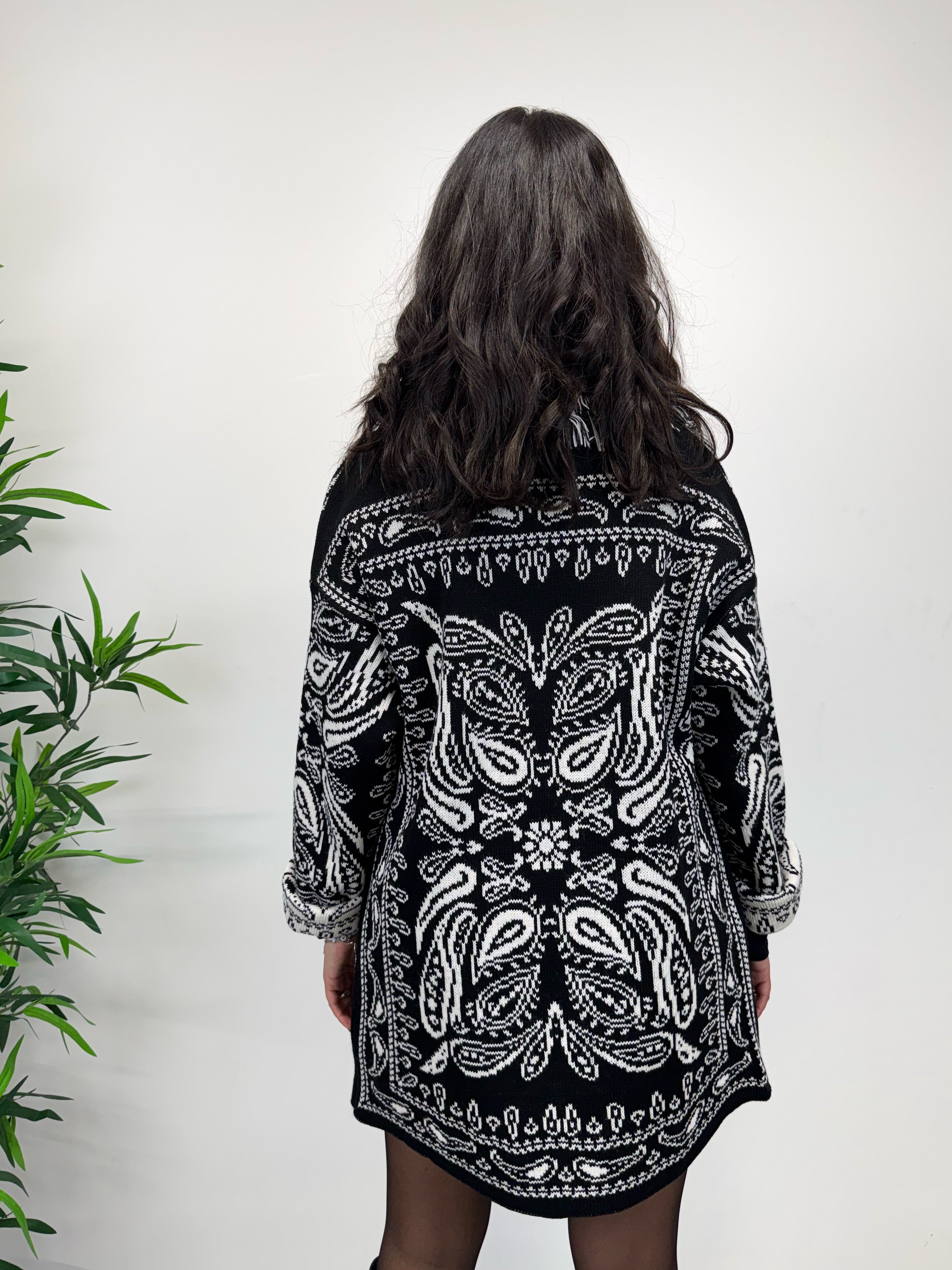 Cardigan CHUCKY bianco e nero