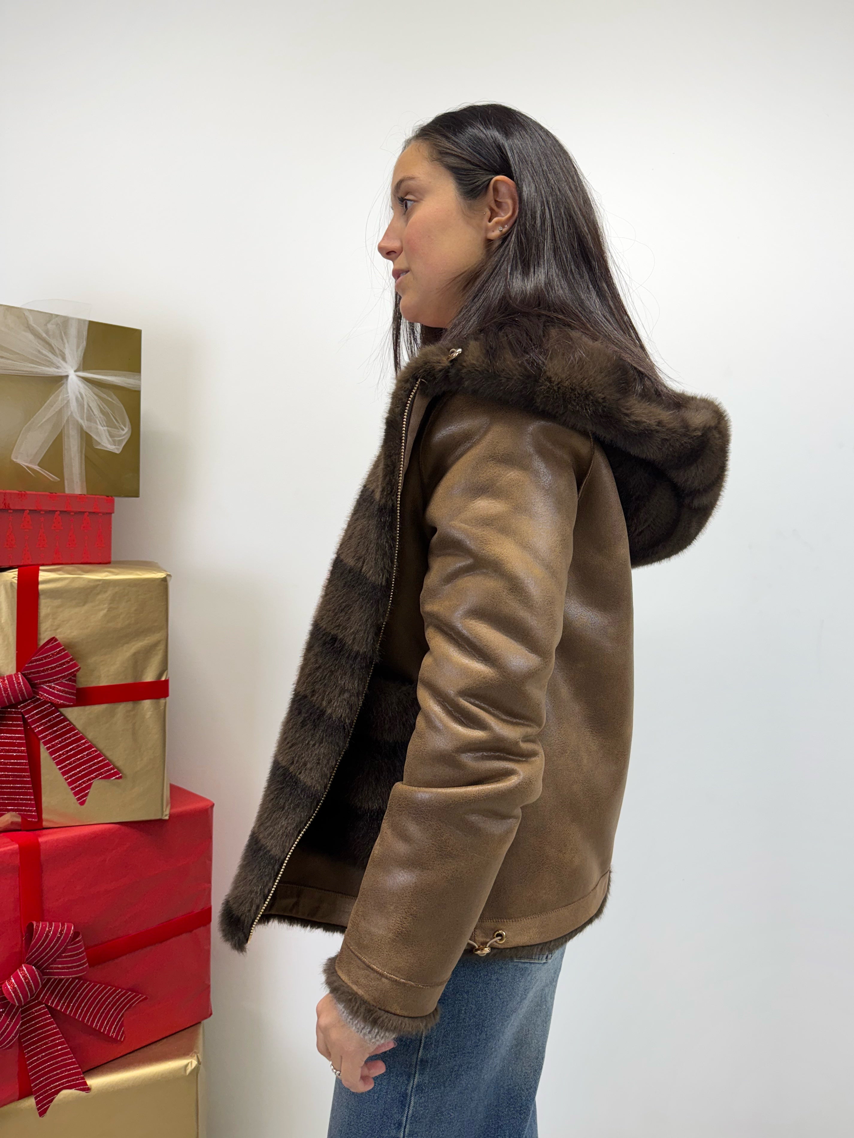 Montoncino ecofur double face con cappuccio