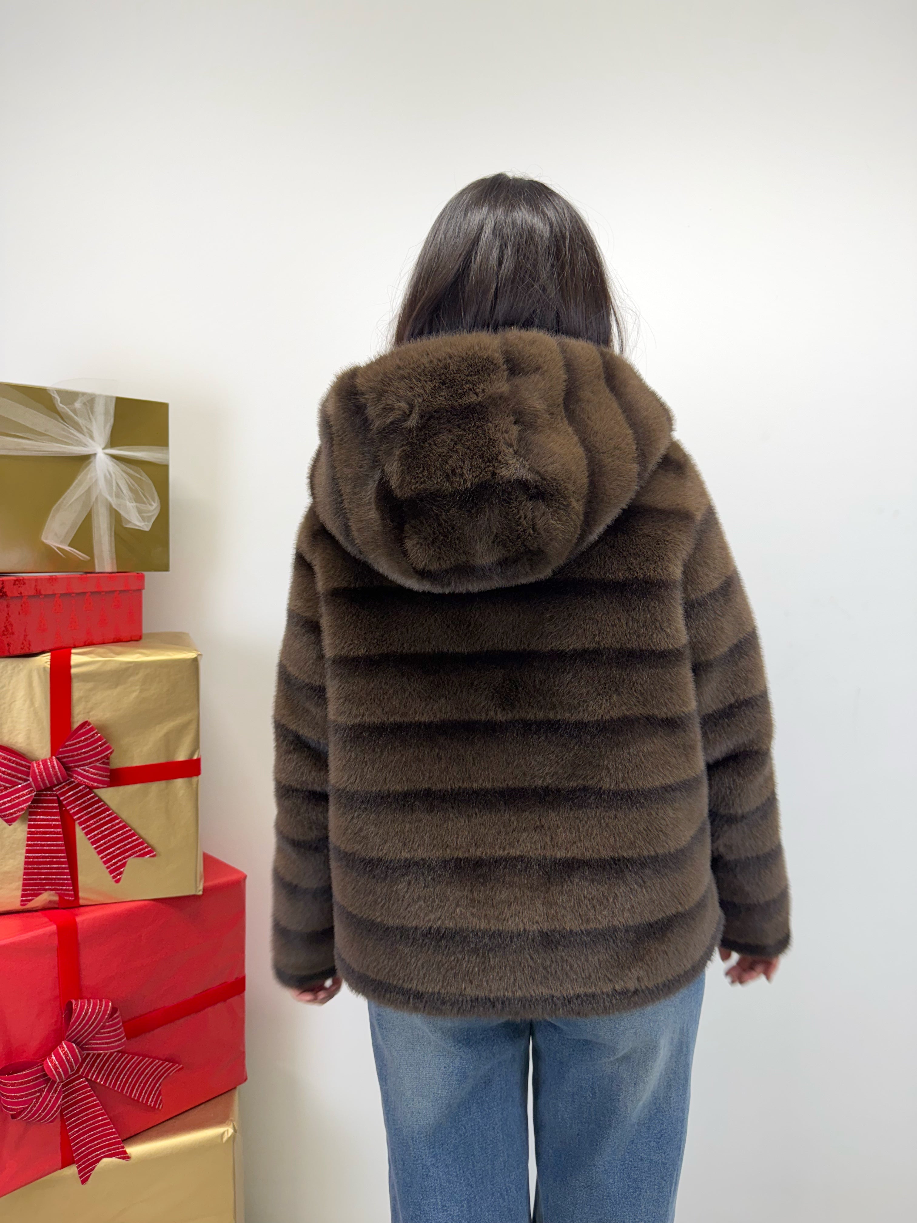 Montoncino ecofur double face con cappuccio