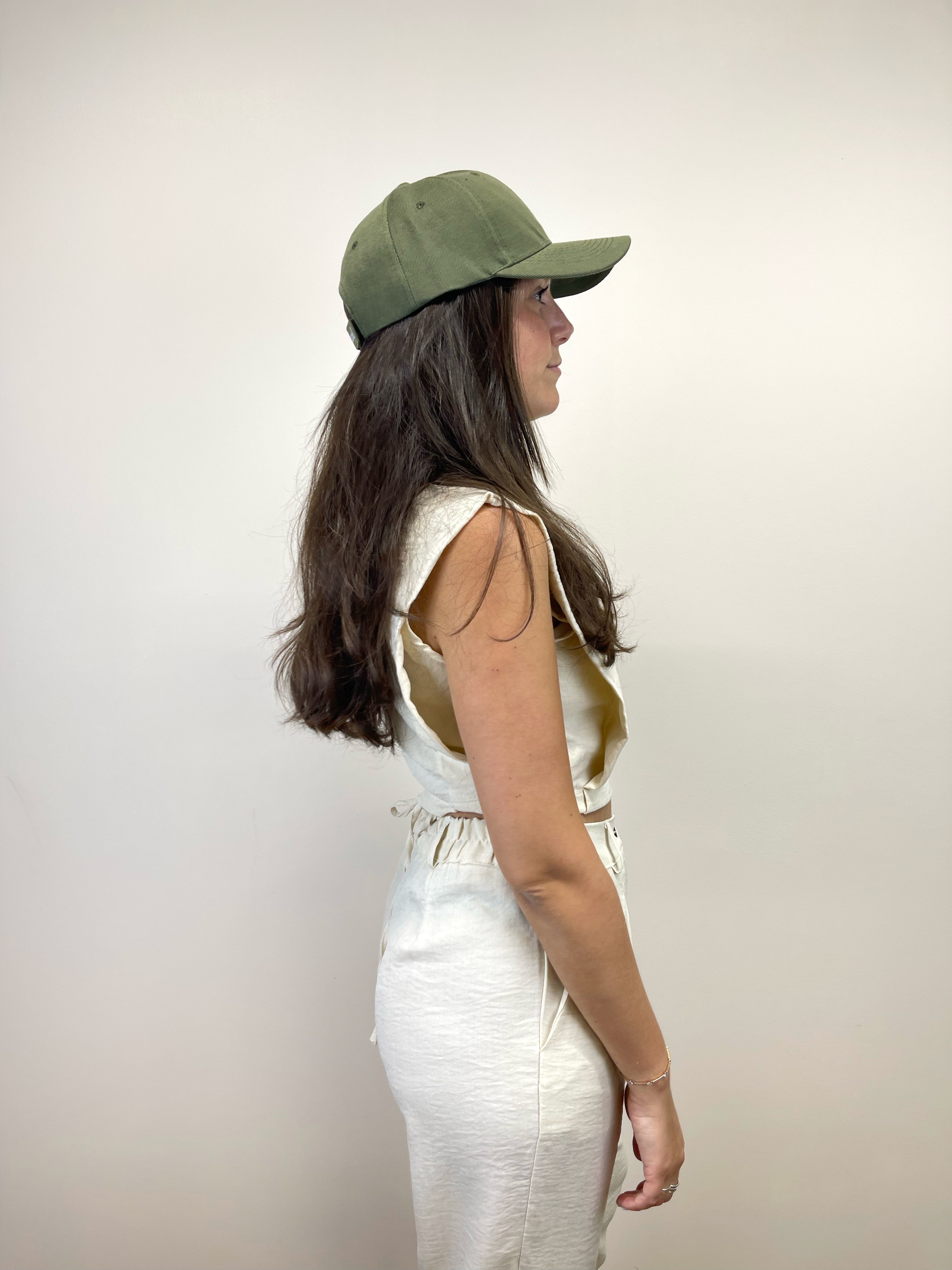 Cappellino con aletta verde militare