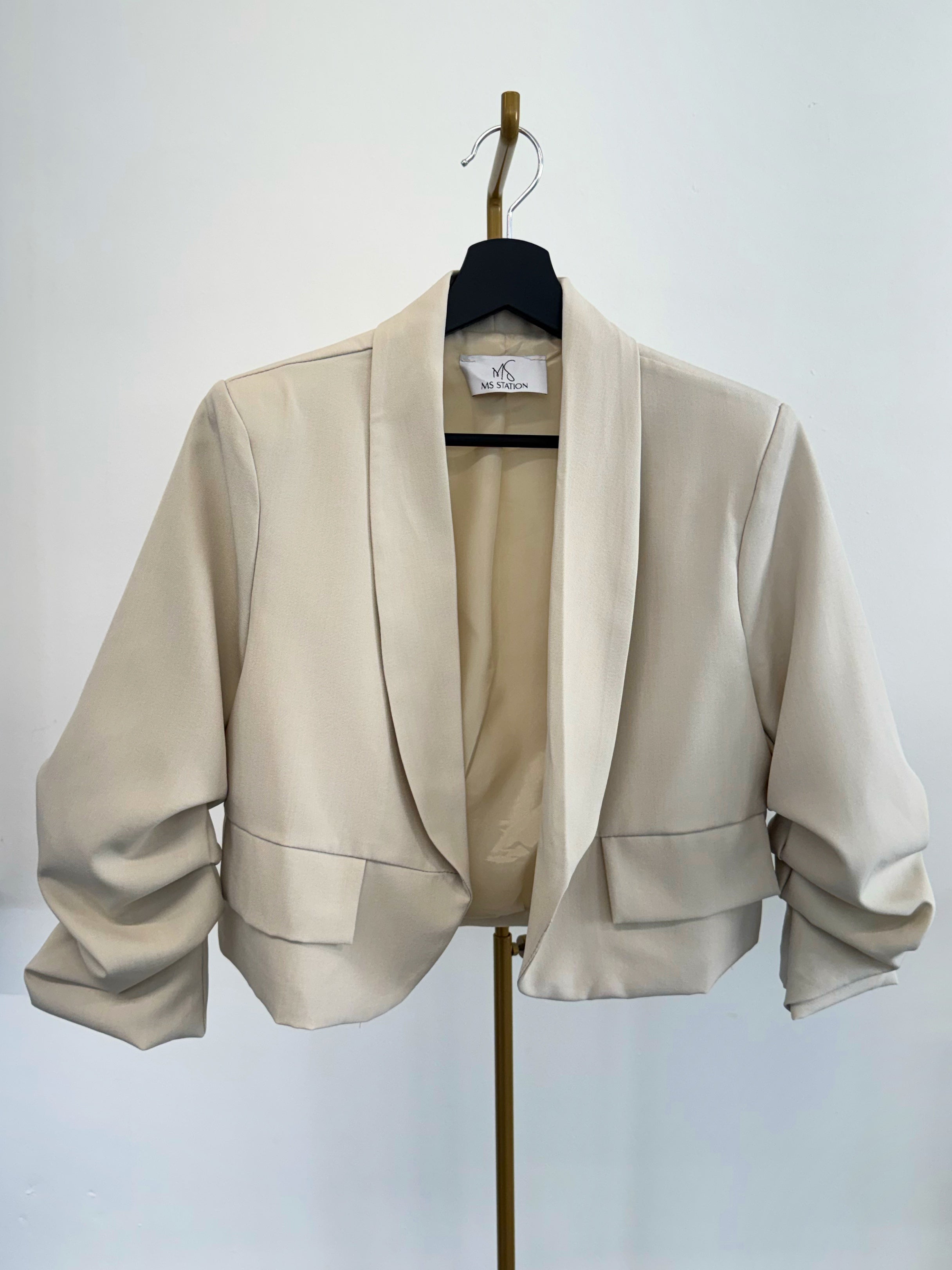 Blazer crop con manica arricciata +colori