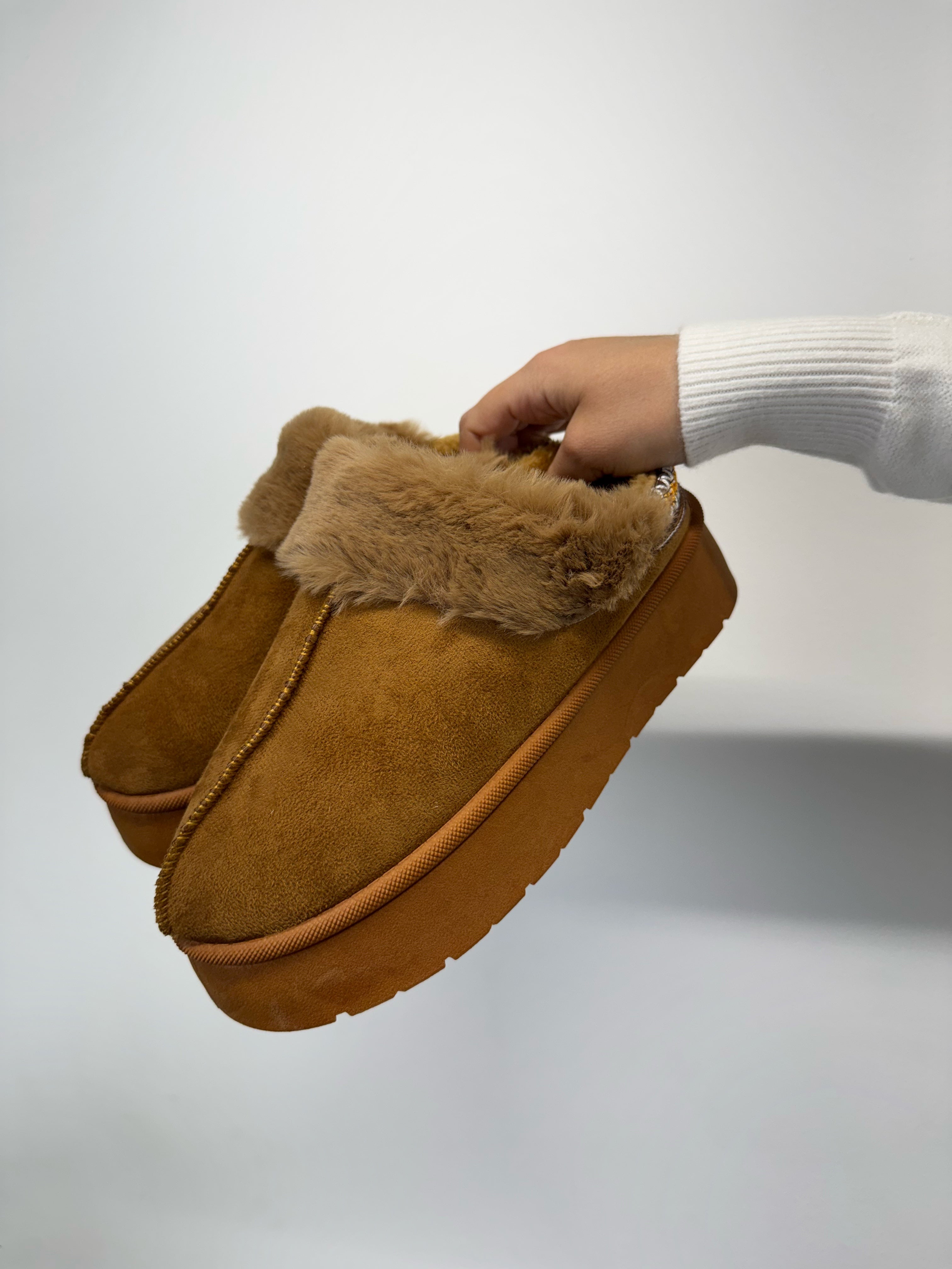 Ciabatta con pelo camel