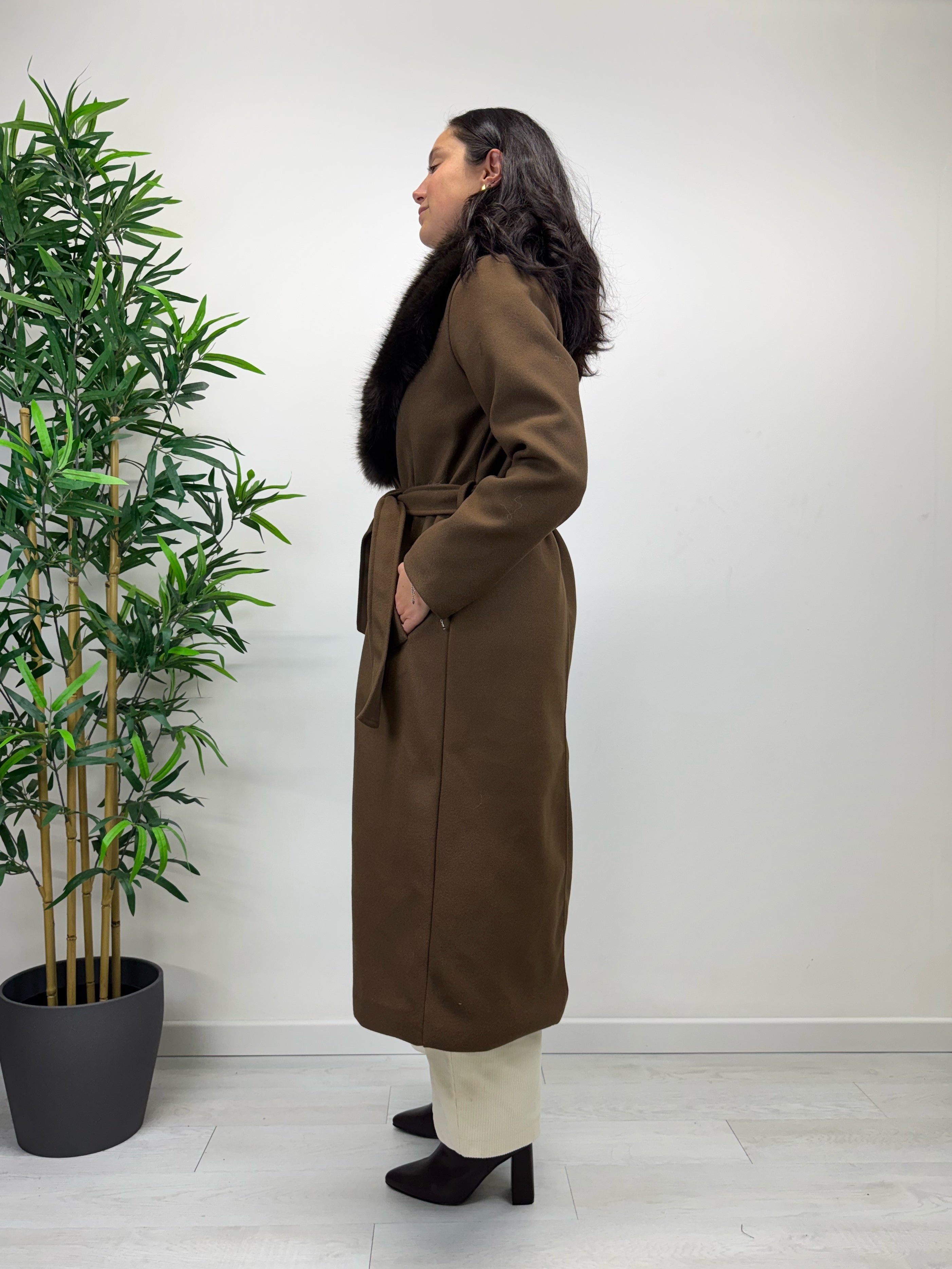 Cappotto con pelo cioccolato