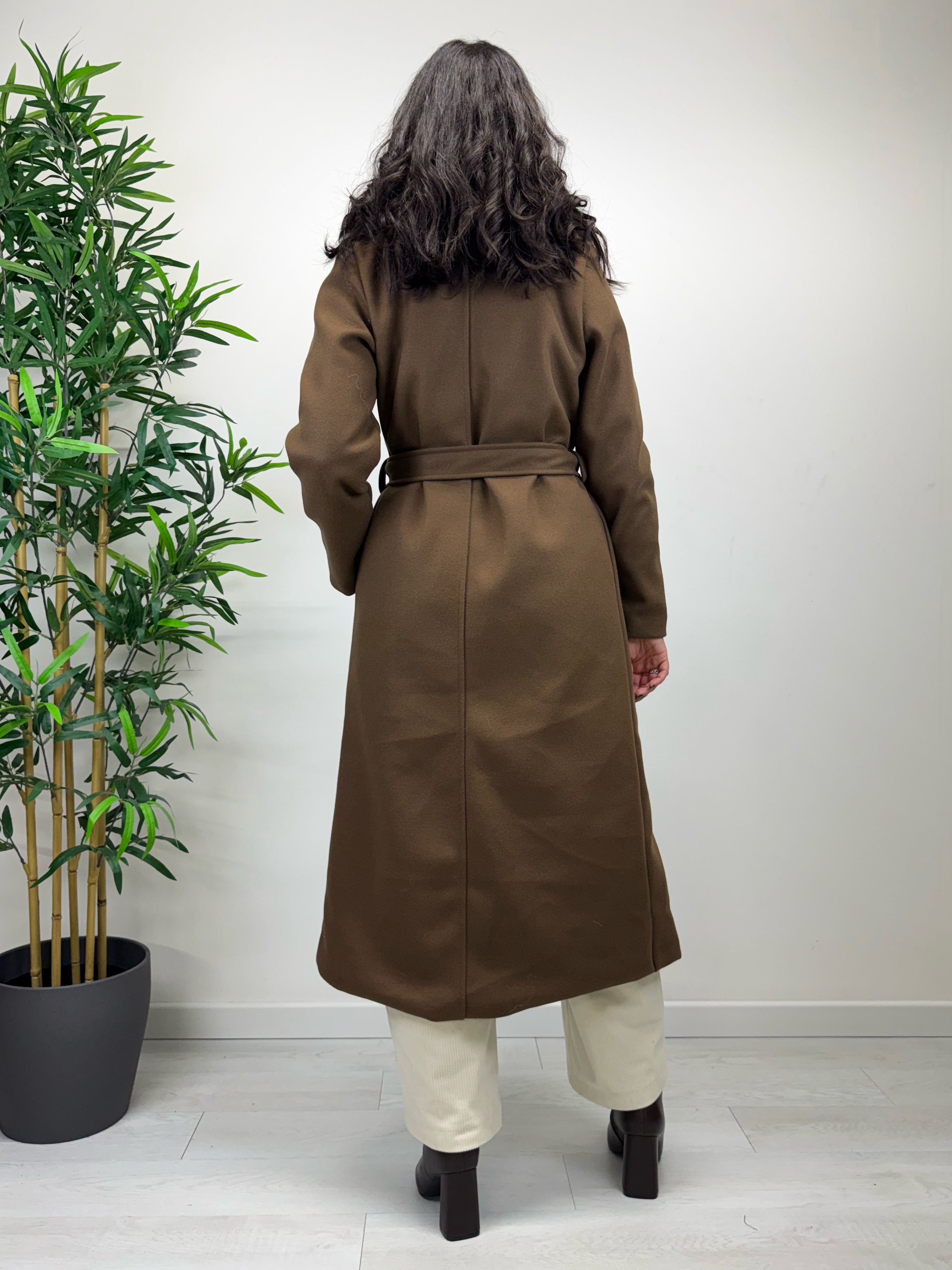 Cappotto con pelo cioccolato