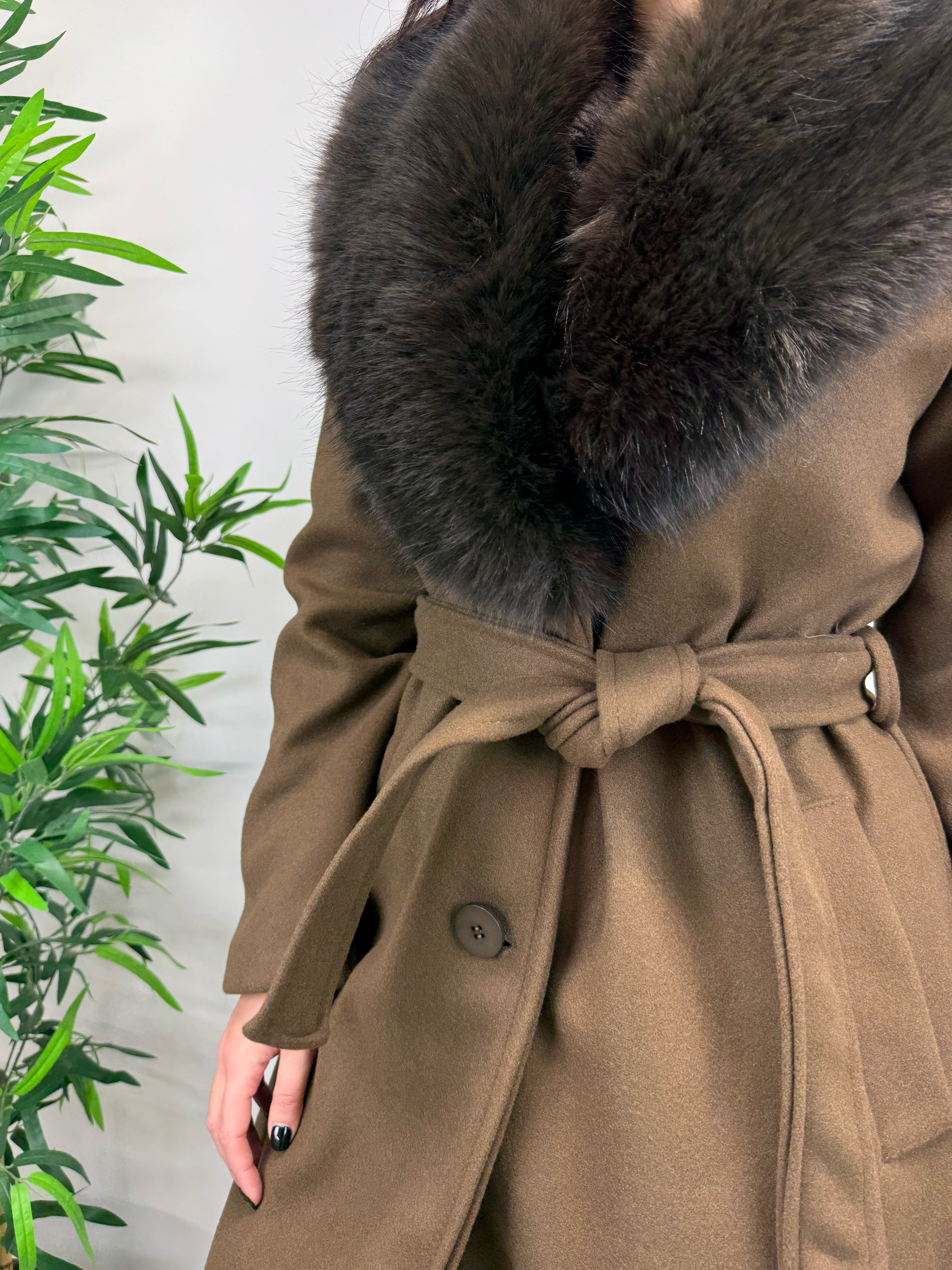 Cappotto con pelo cioccolato