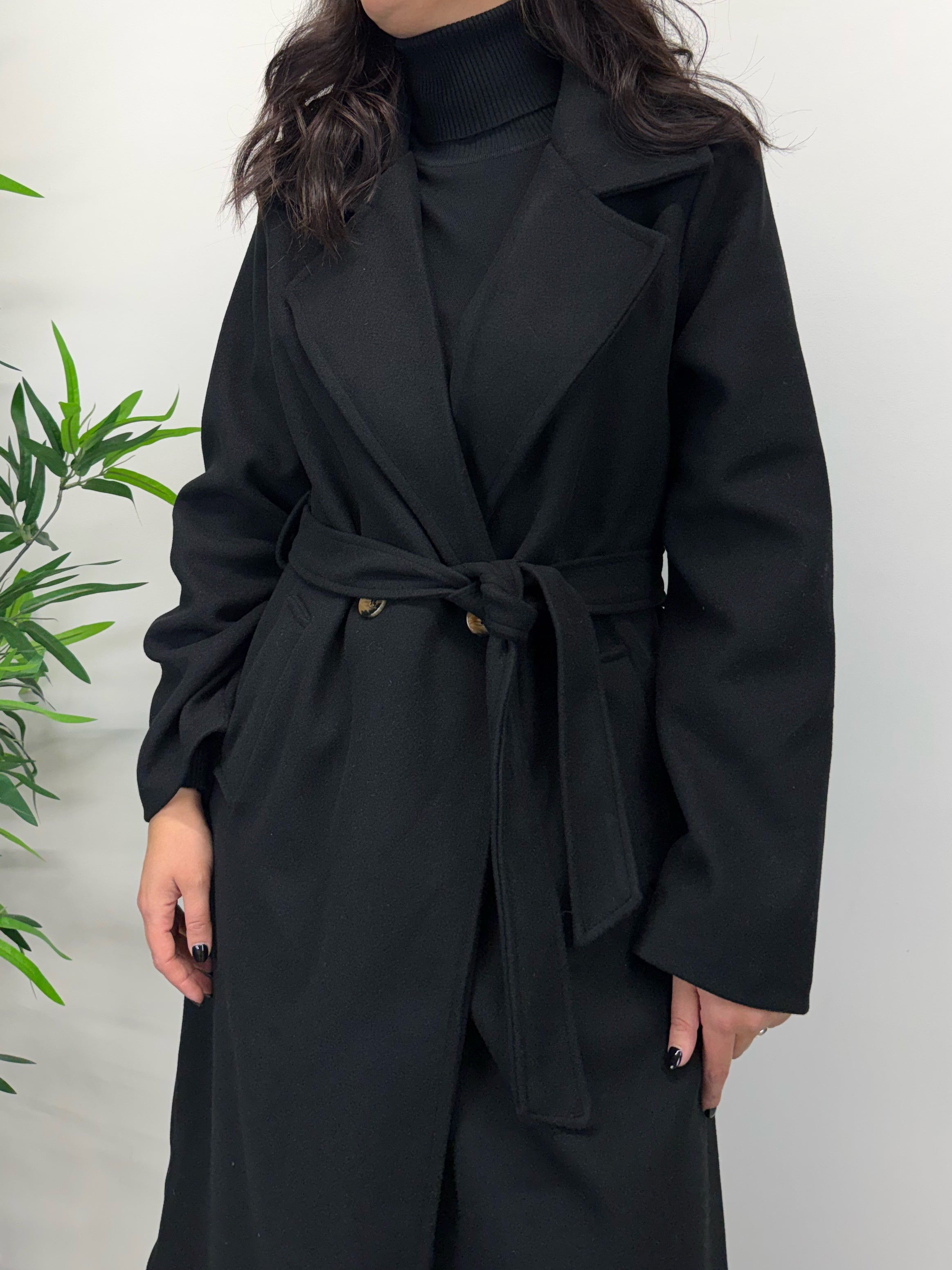 Cappotto con pelo nero