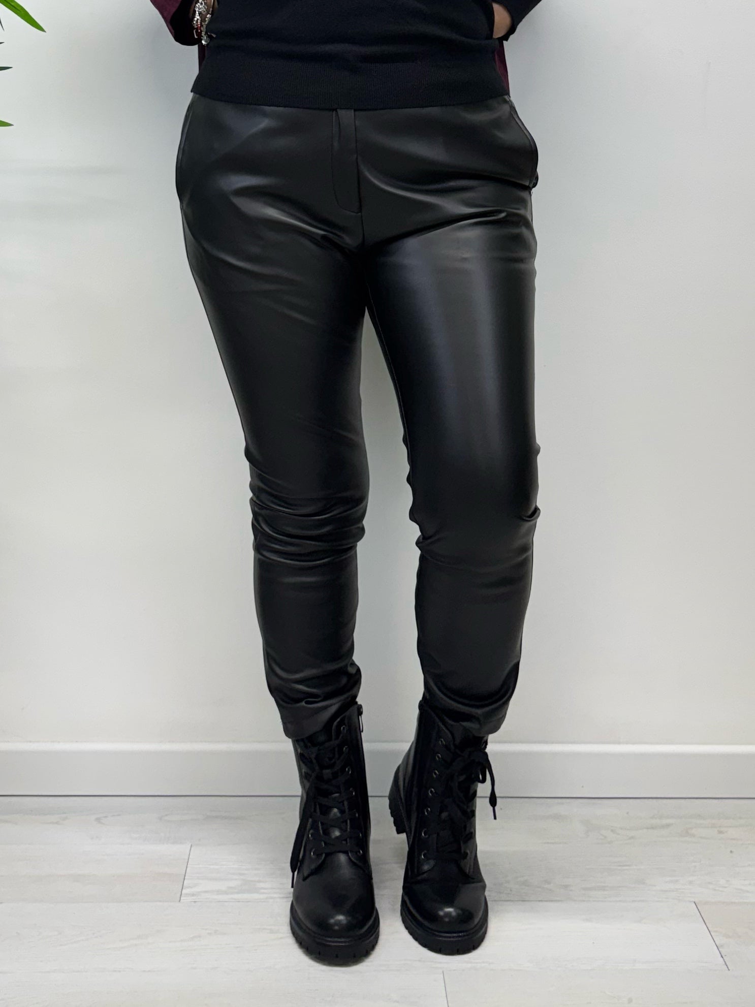 Pantaloni in ecopelle